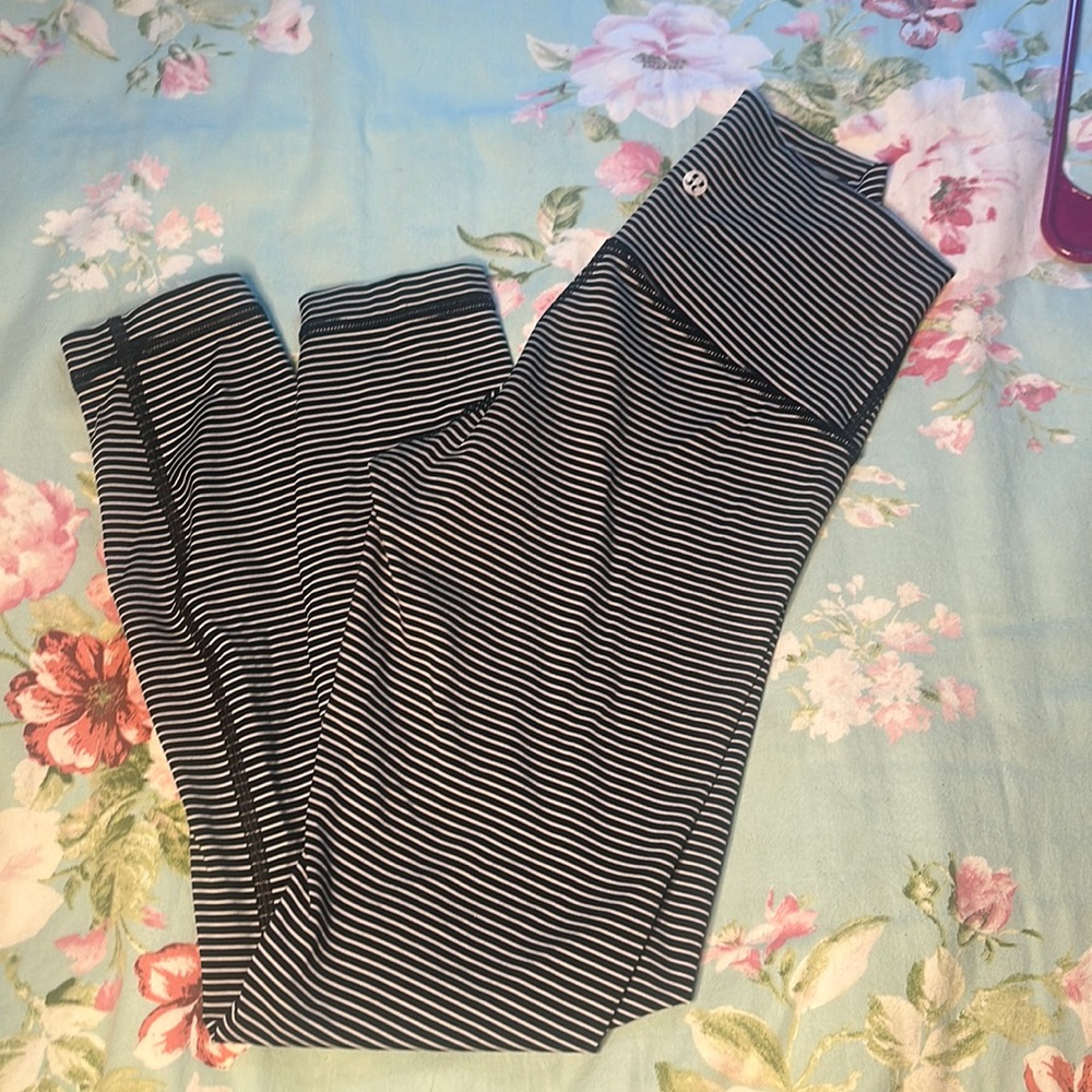 Lululemon Black and White Stripe Wonder under